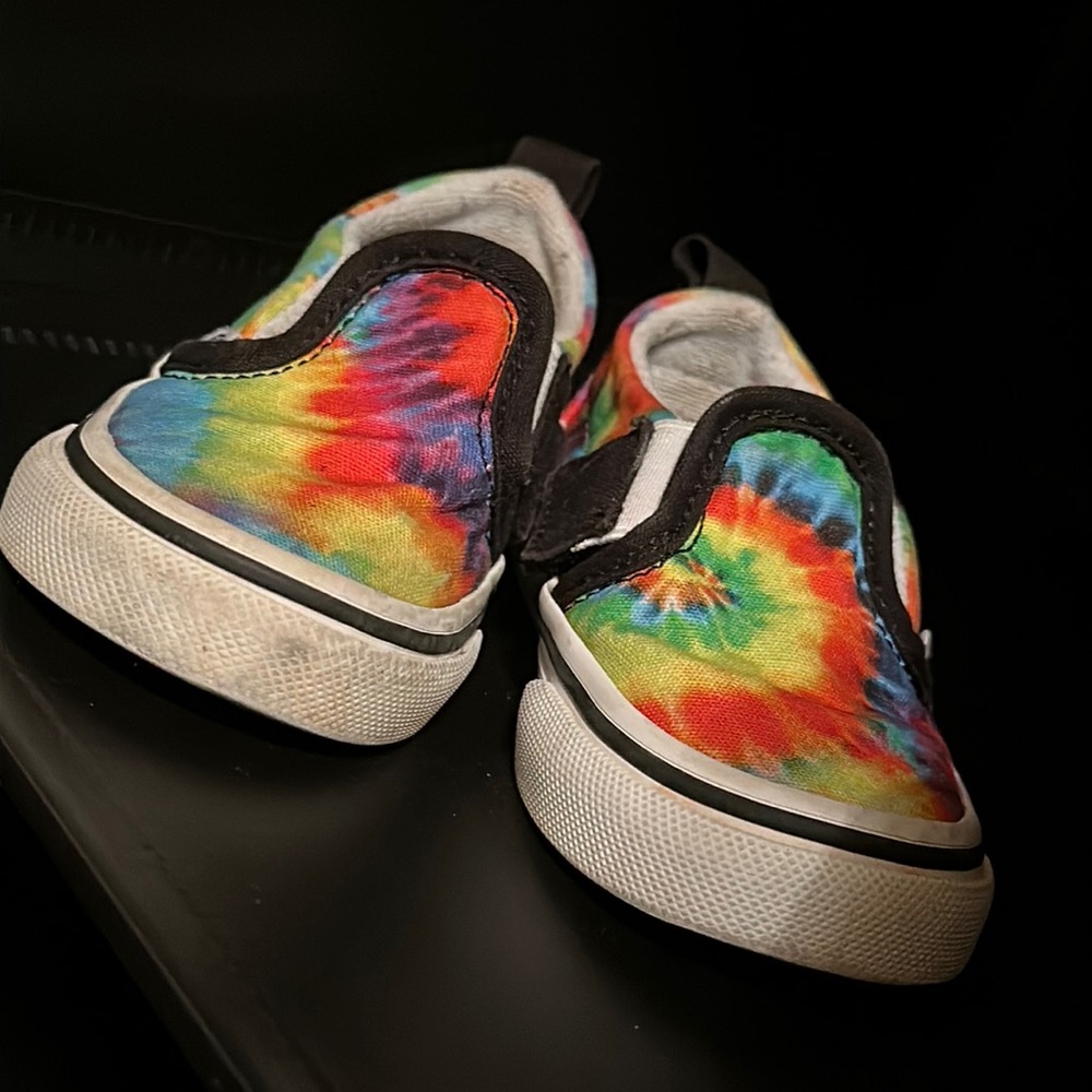 Toddler size 6 tie dye Vans